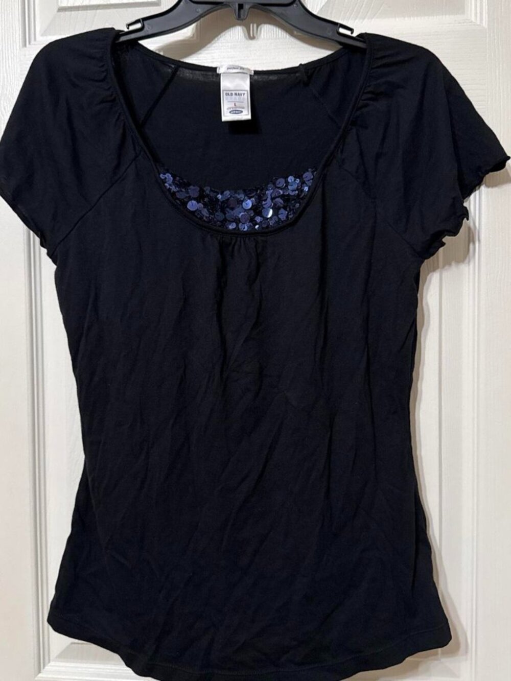 Old Navy women’s L Black top with blue sequins #glamour #party